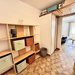 Sur Le Port De Hyeres, Proche Des Plages *