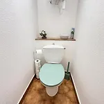 Sur Le Port De Hyeres, Proche Des Plages Hyeres