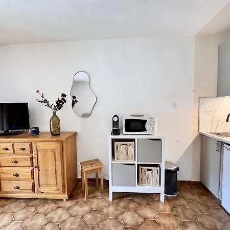 Sur Le Port De Hyeres, Proche Des Plages Apartment *